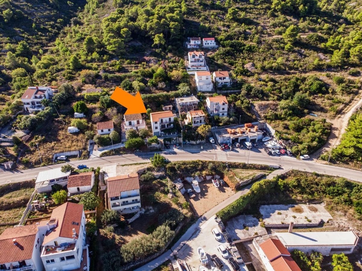 Apartments Jaksa Vis Exterior photo